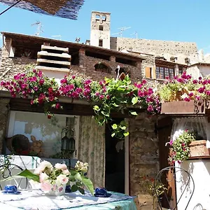 Le Petit Chateau , Dolceacqua Italia